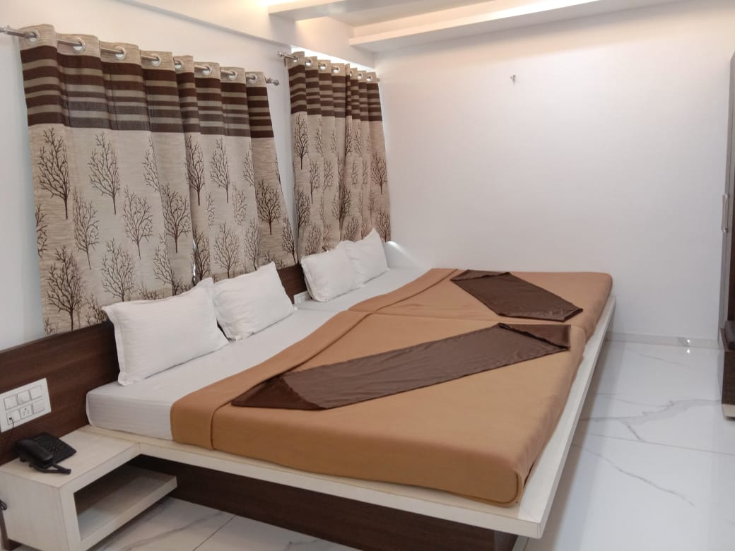 Hotel Ram Krishna Inn | Executive Four Bed AC Suite